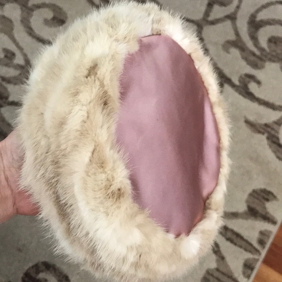 Real fur and satin vintage hat 👒 Royal 👑 - Picture 1 of 6